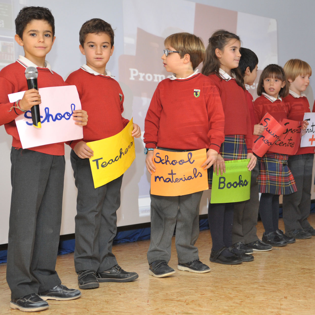 Alumnos de Educación Primaria de Colegios El Valle en el FAcemp Cross de inglés.